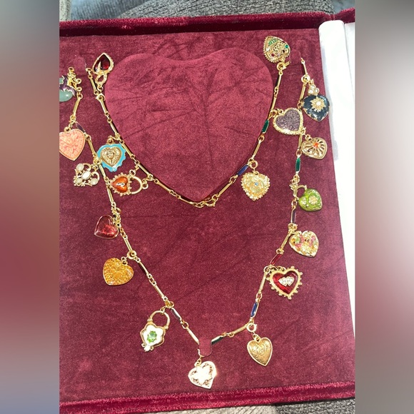 JOAN RIVERS HEARTS & FLOWERS CHARM NECKLACE WITH ALL 19 CHARMS - Picture 4 of 8